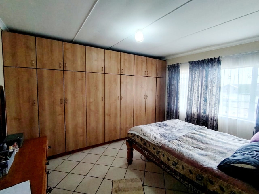 5 Bedroom Property for Sale in Amalinda Eastern Cape